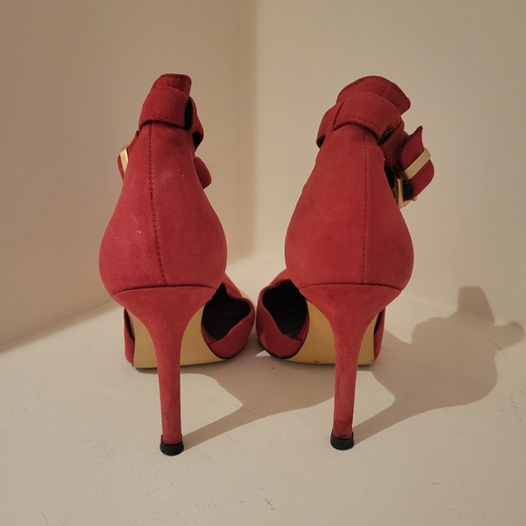 GUESS Red Ankle Strapped High Heels Size 7 - Picture 2 of 2